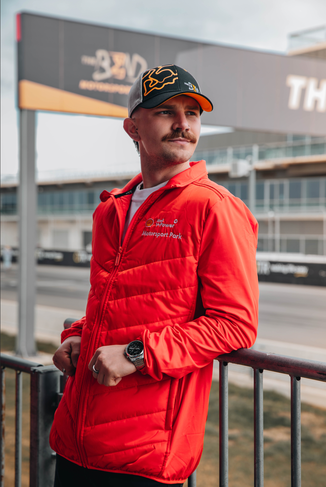 Shell V-Power Puffer Jacket - Red