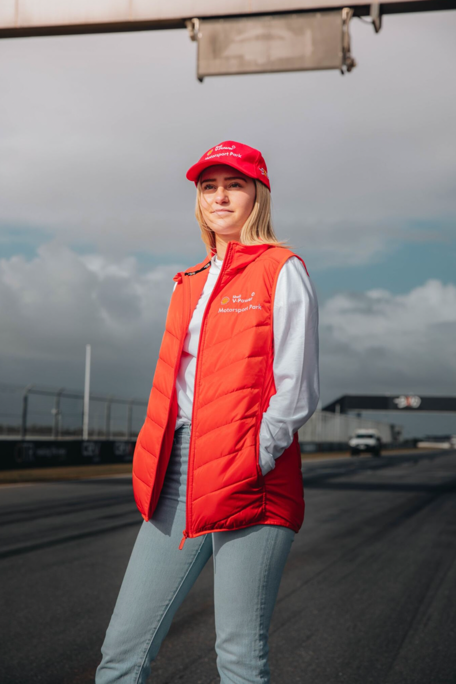 Shell V-Power Vest - Red