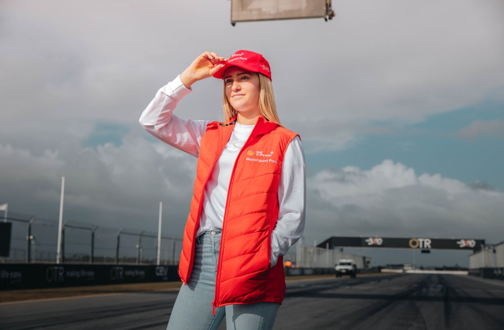 Shell V-Power Vest - Red