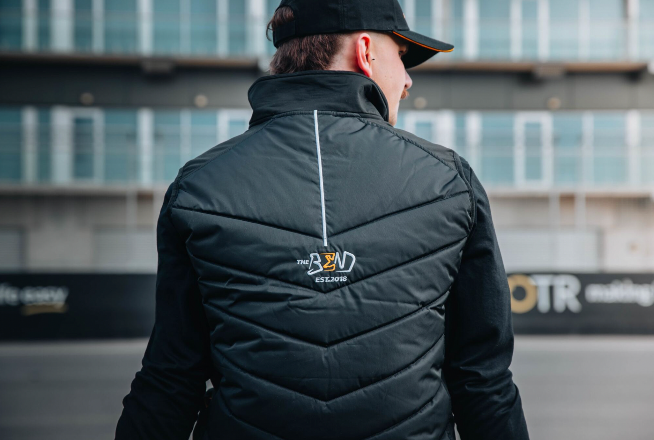 The Bend Vest - Black
